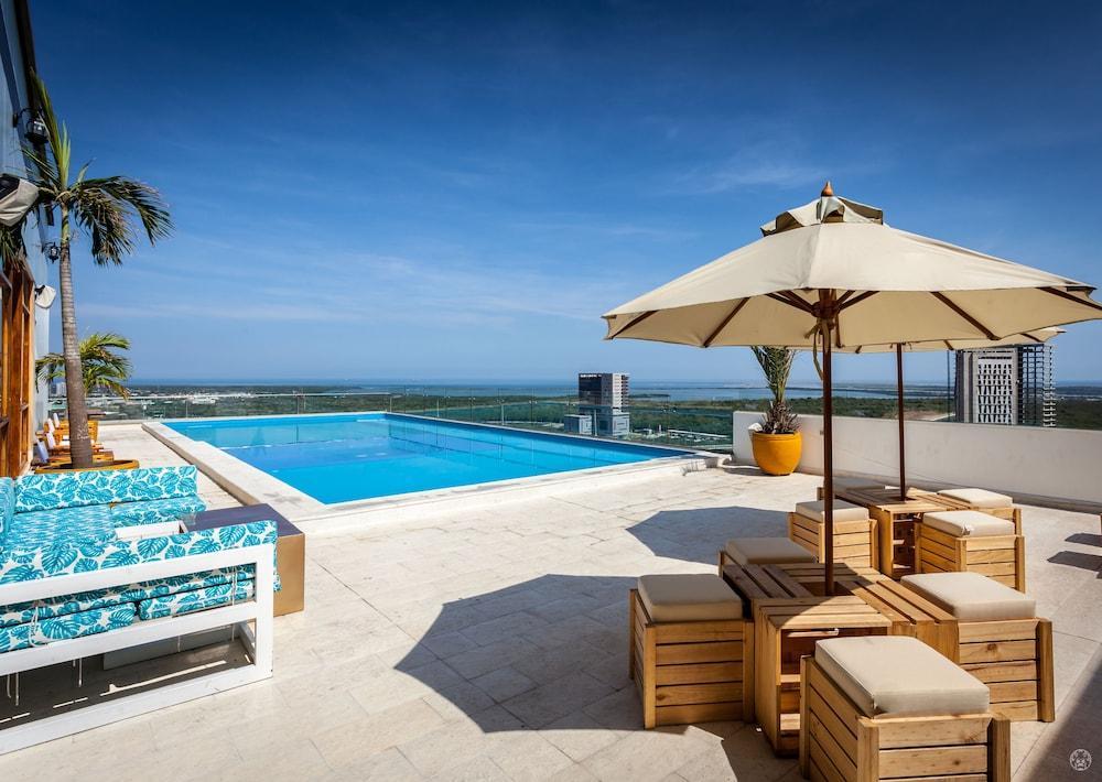 Ghl Collection Barranquilla Hotel ภายนอก รูปภาพ Rooftop pool at the hotel